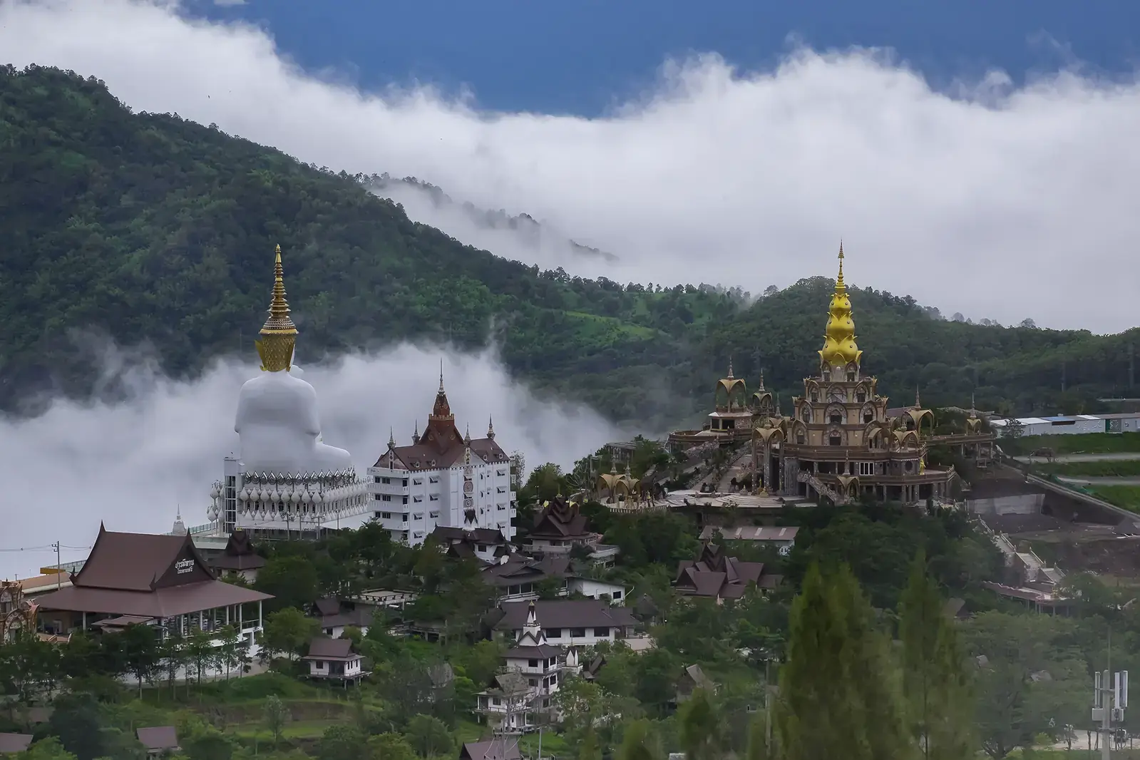 Wat Phra Thart Pha Sorn Kaew temple in Khao Kho